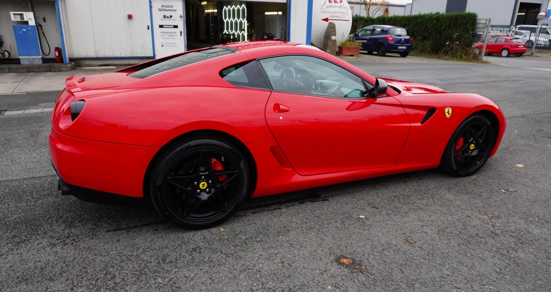 Ferrari 599 GTB nach der Lackaufbereitung bei E u. P