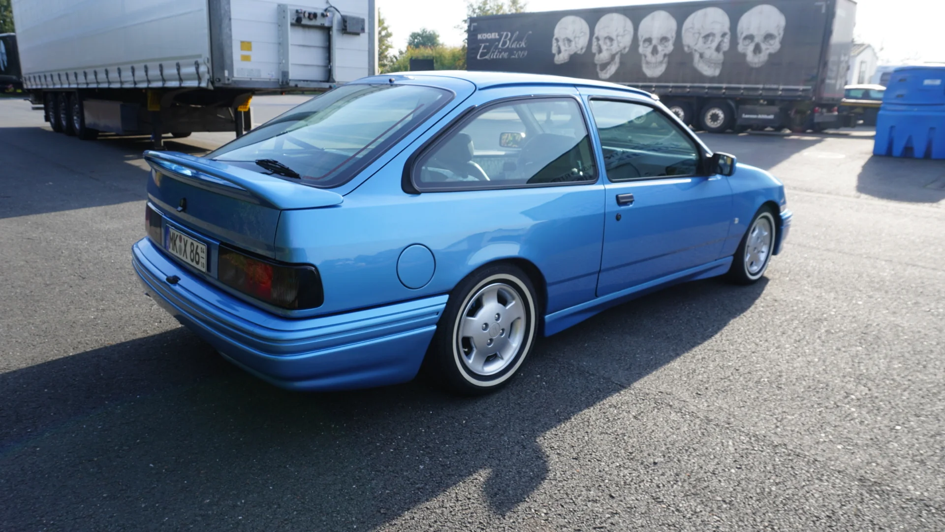 Blauer Youngtimer · nachher